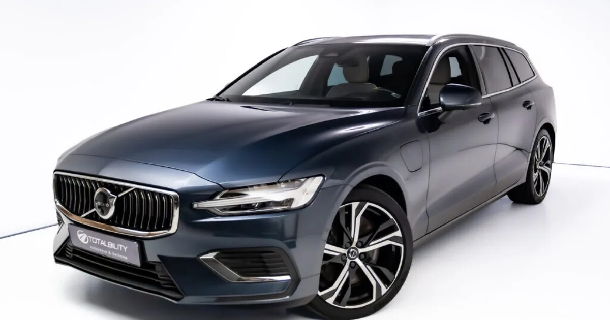 Volvo V60 (2022) — foto 1