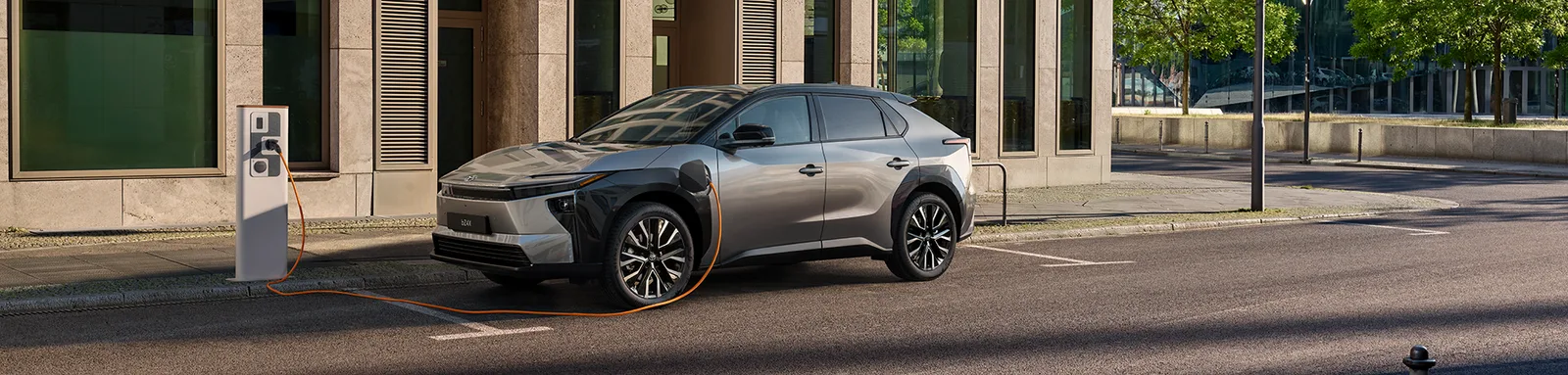Toyota bZ4X (2026) — foto 1