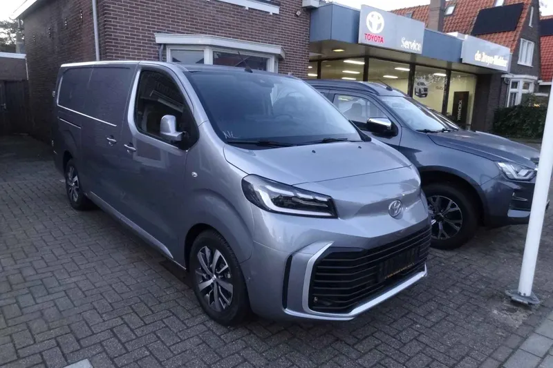Toyota ProAce Long Worker (2024)