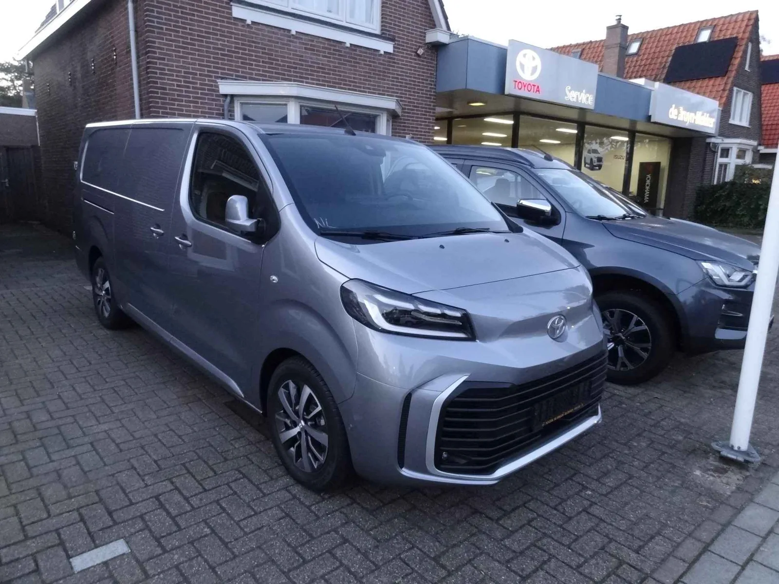 Toyota ProAce Long Worker (2024) — foto 1
