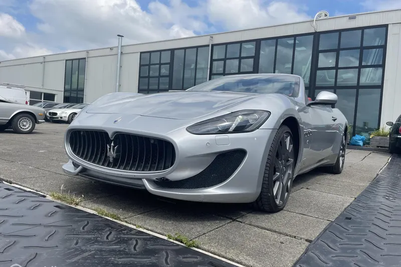 Maserati GranCabrio (2011)