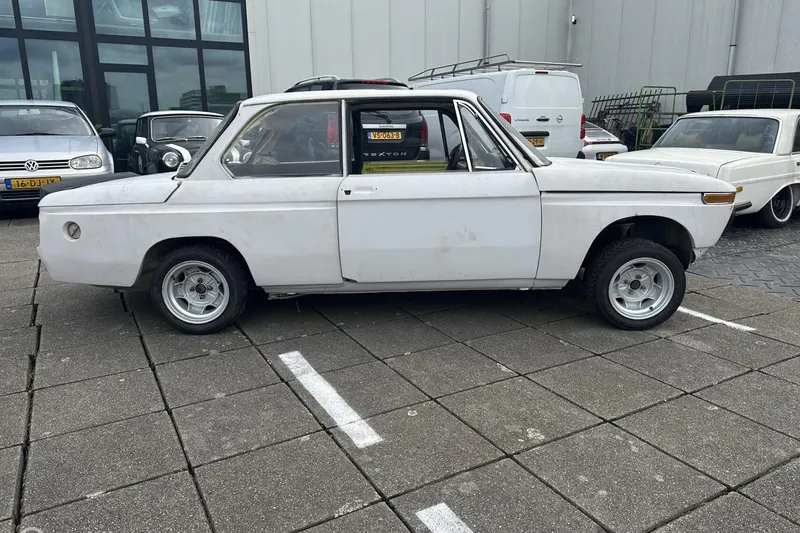 BMW 2002 (1975)