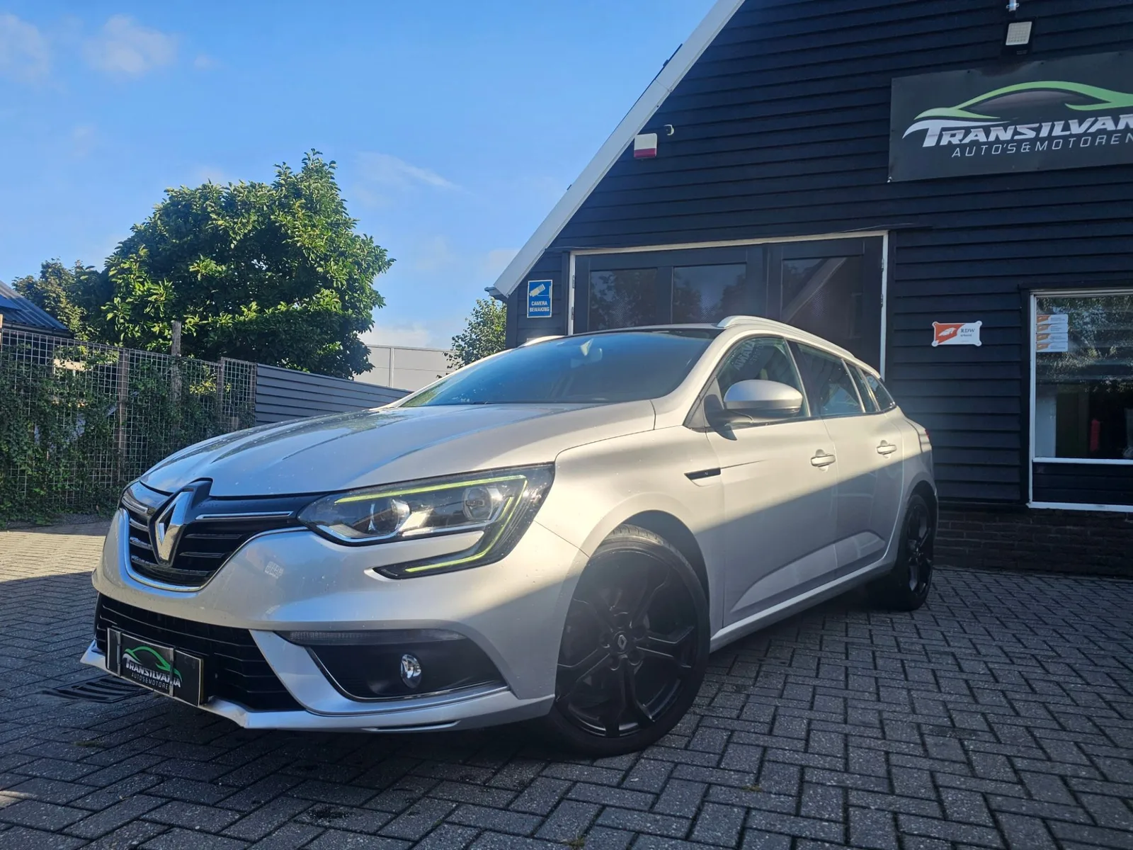 Renault Mégane (2017) — foto 1