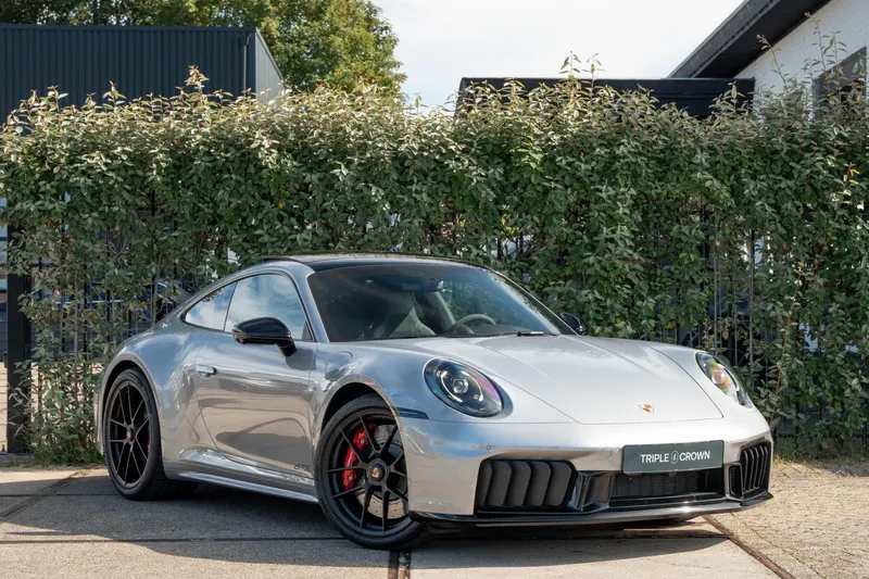 Porsche 911 (2025)