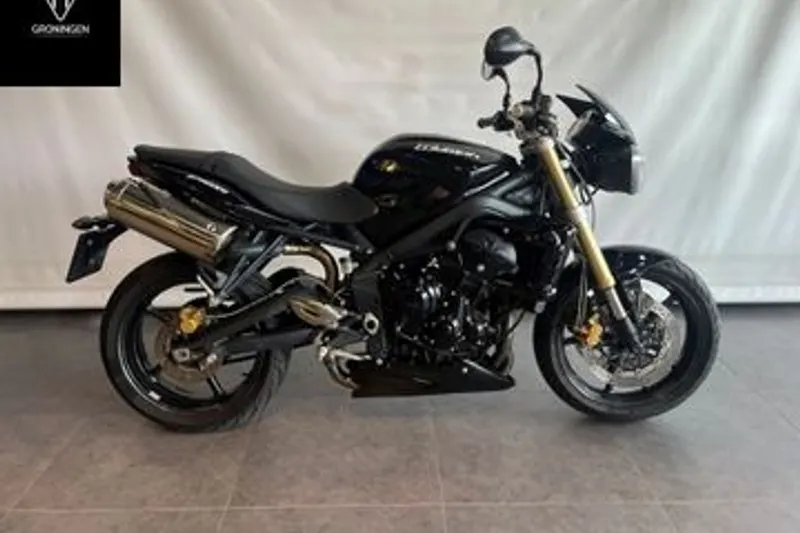 Triumph Street Triple (2012)