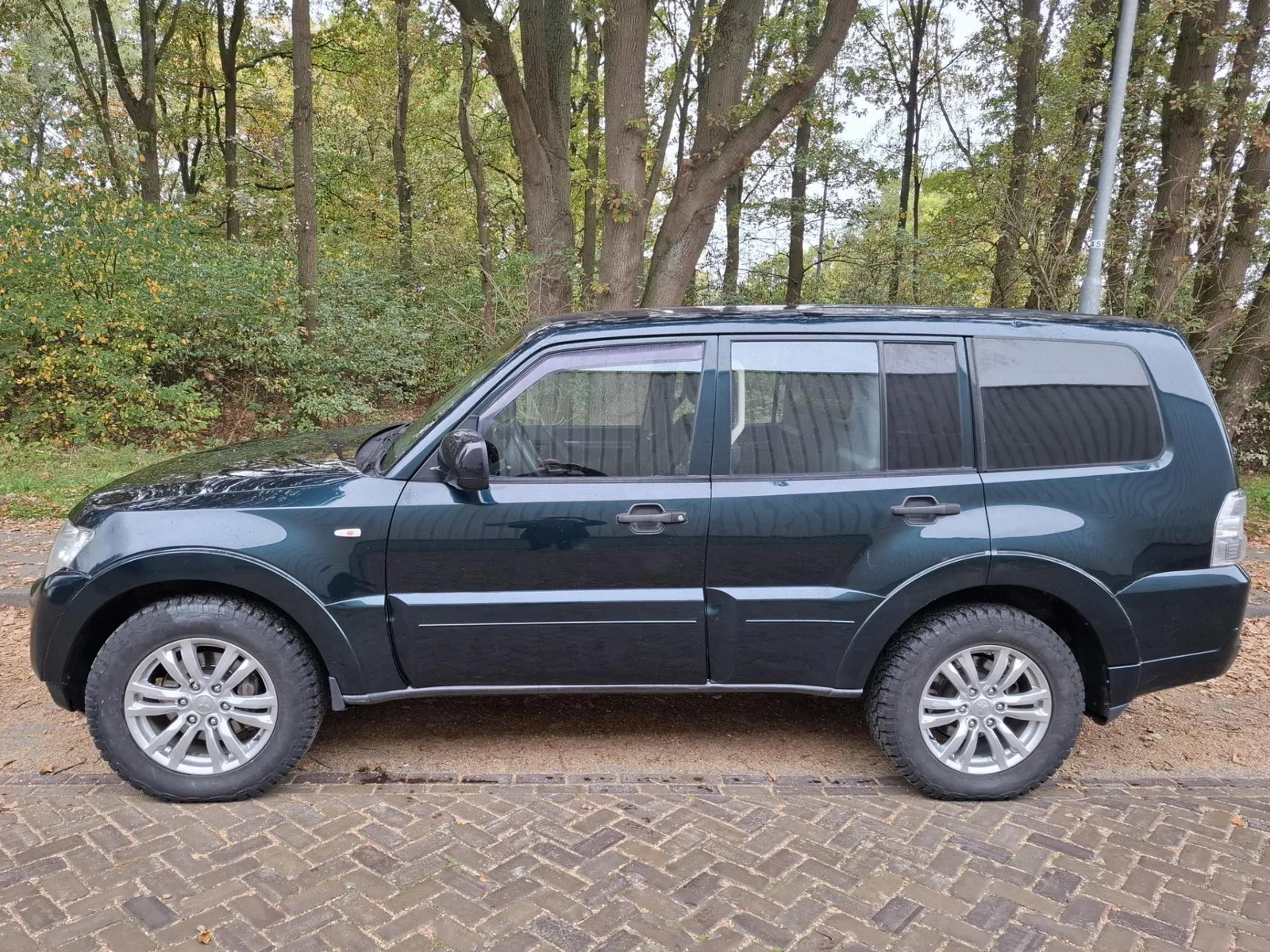 Mitsubishi Pajero (2017) — foto 1