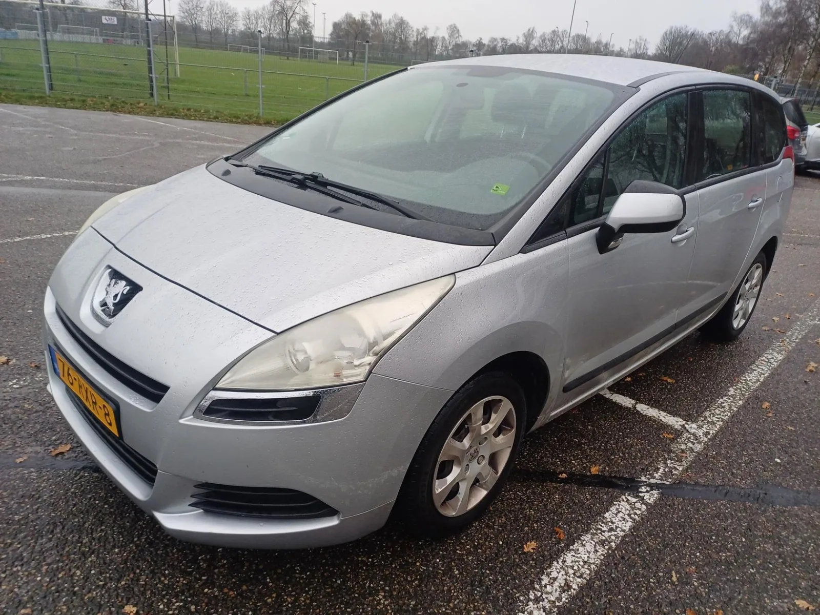Peugeot 5008 (2010) — foto 1