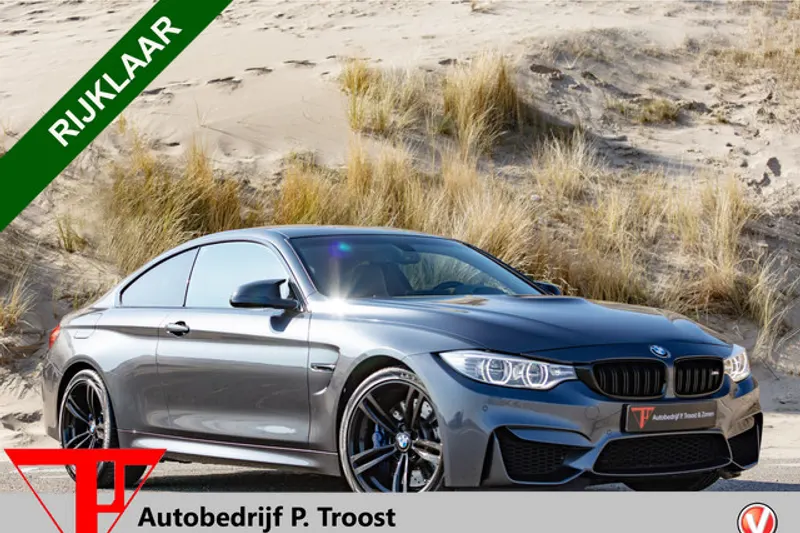 BMW 4-serie Coupé M4 Nederlandse auto/Dealeronderhouden/M-Performance uitlaat/Carbon dak/Harman kardon/Lederen bekleding/Elektrisch verstelbare stoelen met geheugen/Navigatie/Keyless/Alarmsysteem/19 Inch (2014)