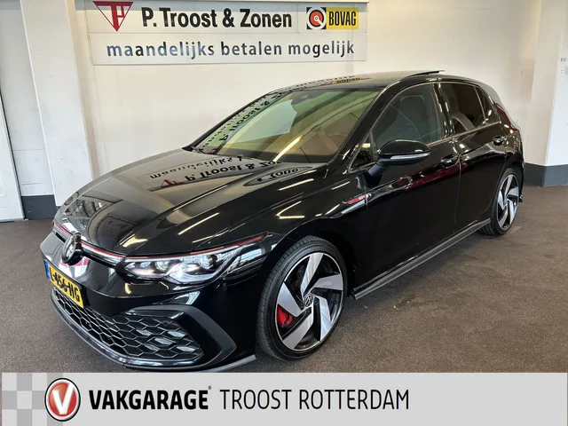 Volkswagen Golf (2020) — foto 1