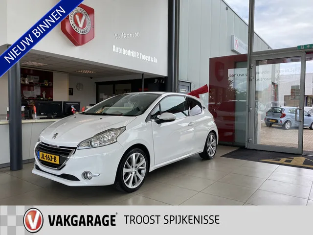 Peugeot 208 (2012) — foto 1
