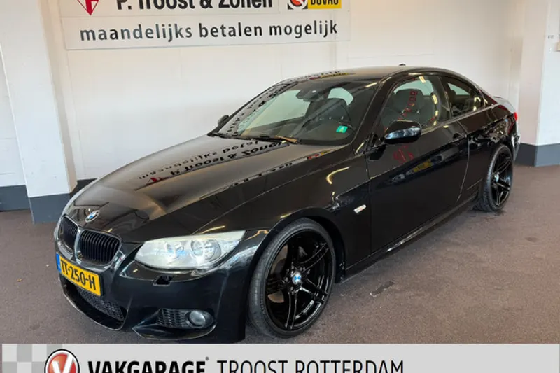 BMW 3-serie Coupé 320d M Sport/ Cruise Control/ Stoel Verwarming/ Navigatie/ Parkeersensoren Achter/ Bluetooth/ Climate Control/ 19 INCH (2011)