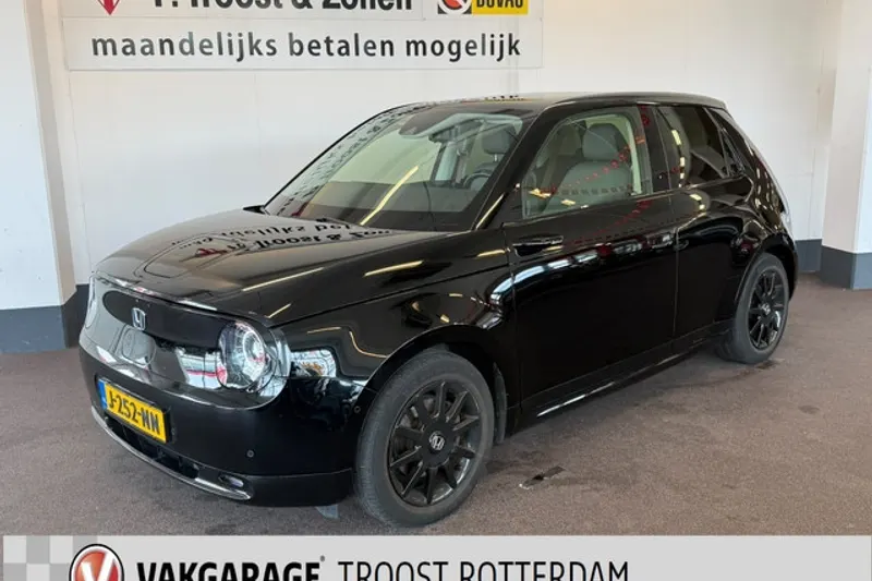 Honda E (2020)