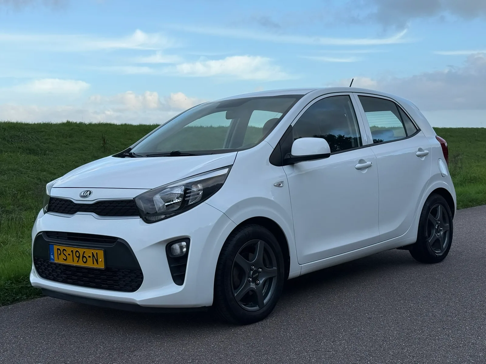 Kia Picanto (2017) — foto 1