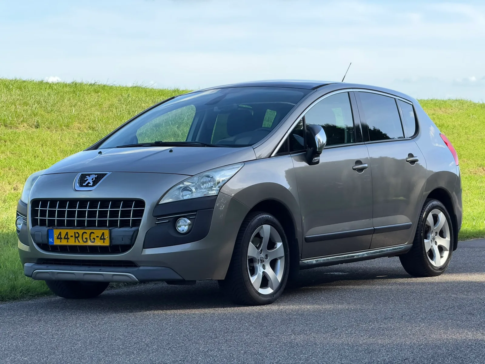 Peugeot 3008 (2011) — foto 1