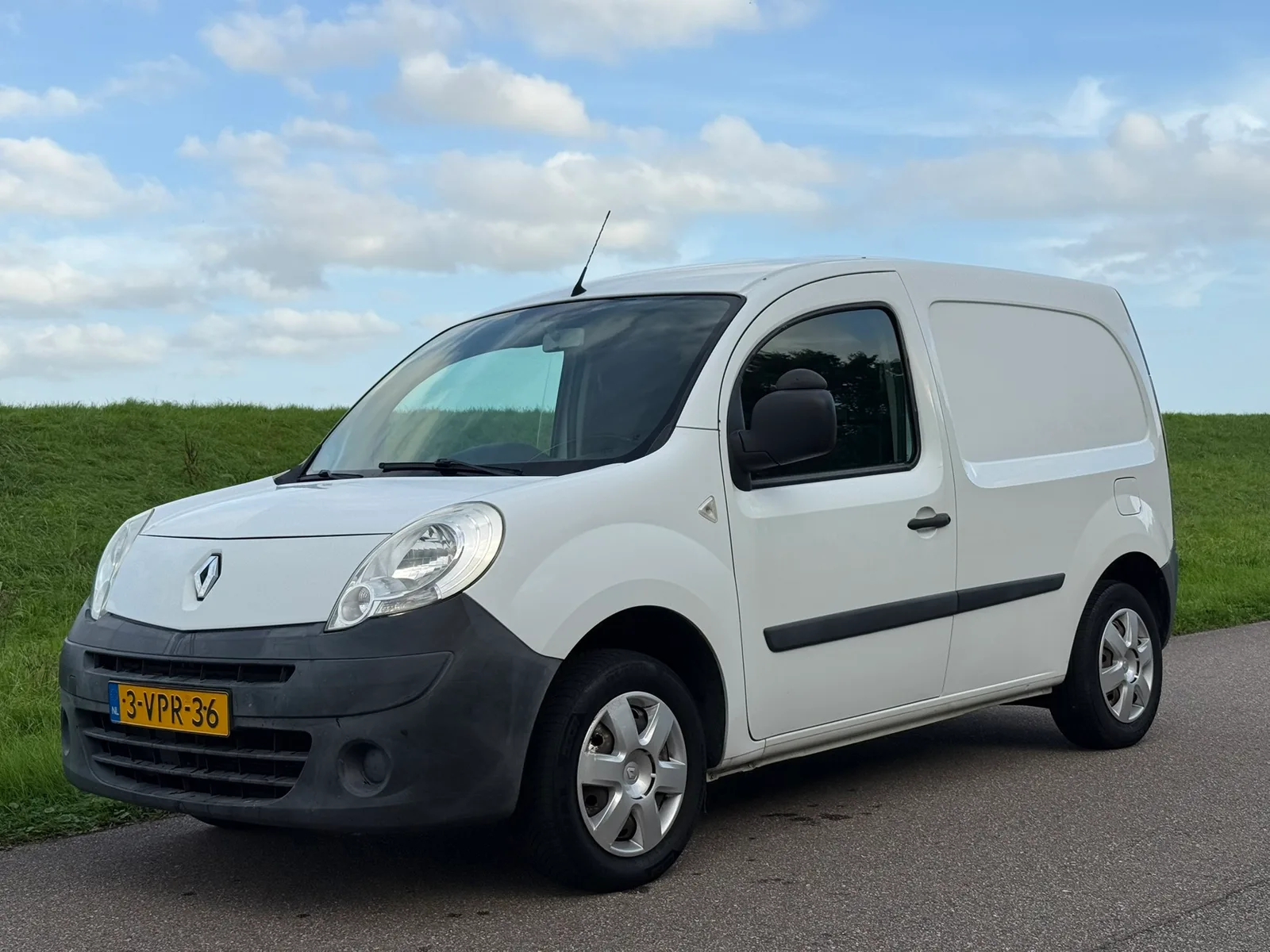 Renault Kangoo Express (2011) — foto 1