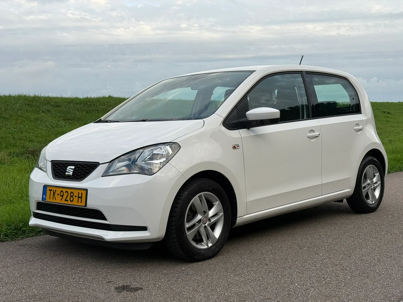 SEAT Mii (2018) — foto 1
