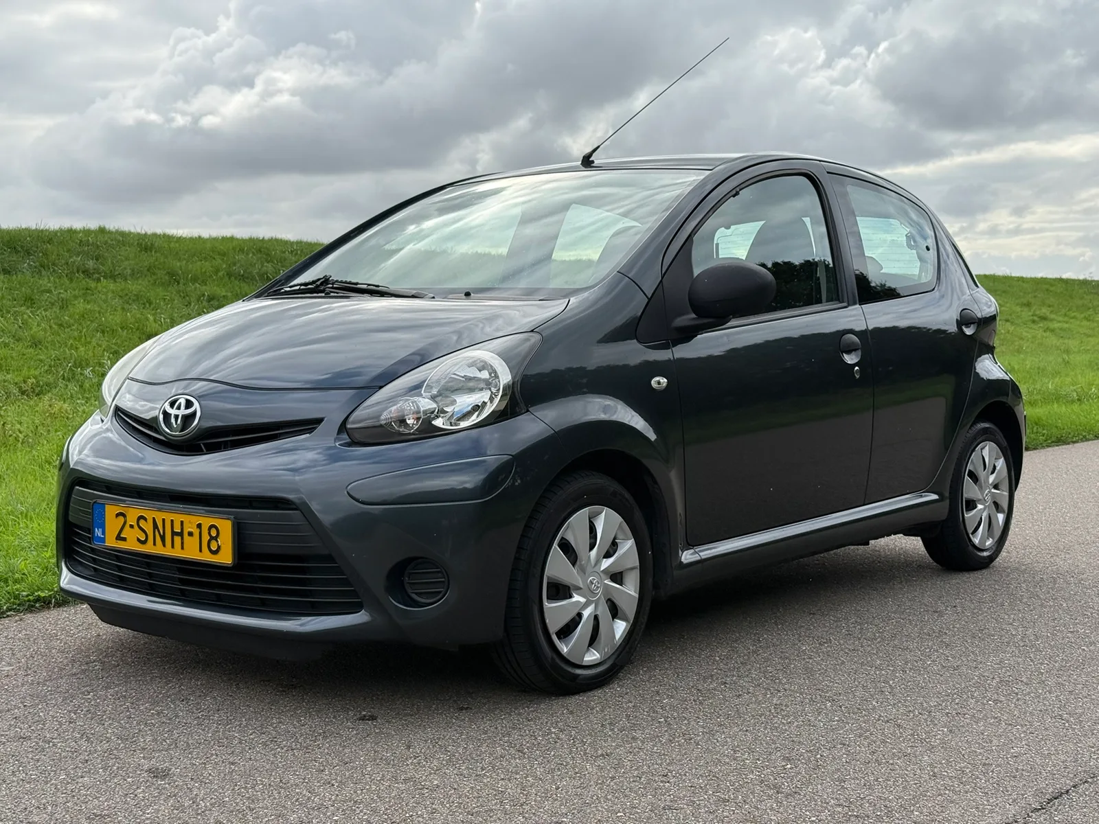 Toyota Aygo (2013) — foto 1