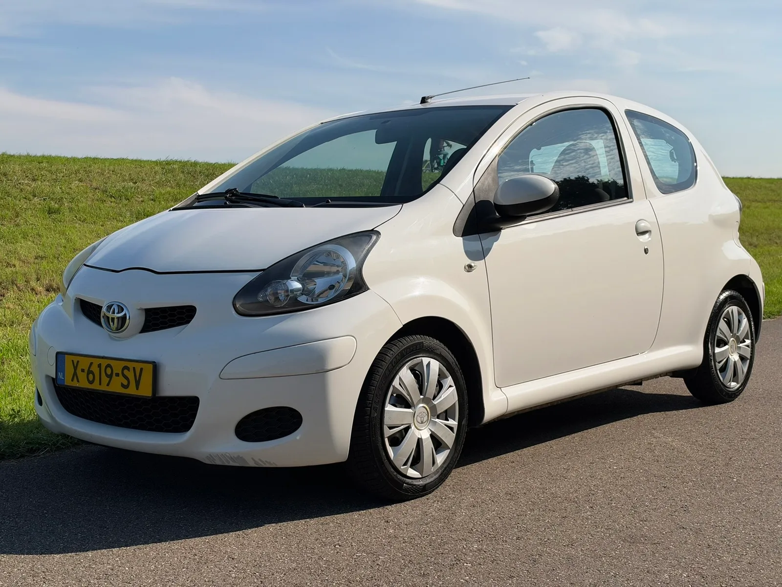 Toyota Aygo (2010) — foto 1