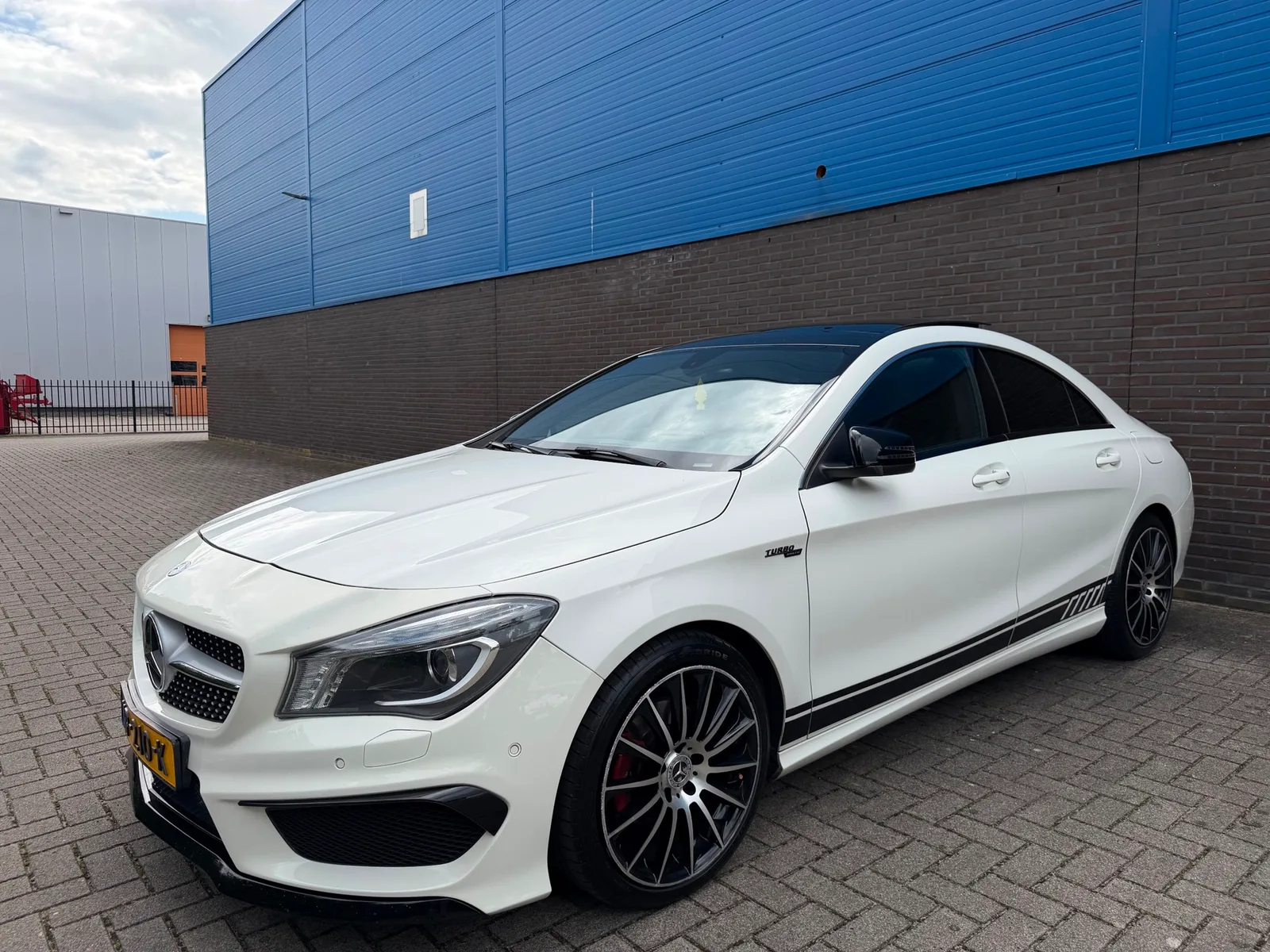Mercedes-Benz CLA-Klasse (2014) — foto 1