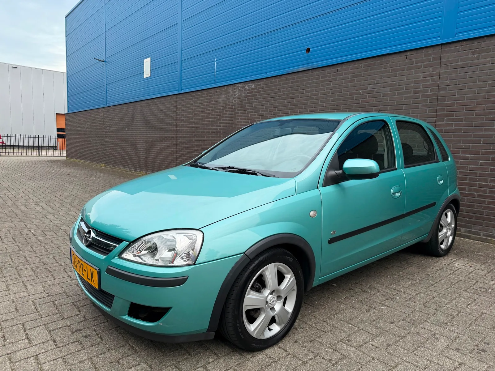 Opel Corsa (2005) — foto 1