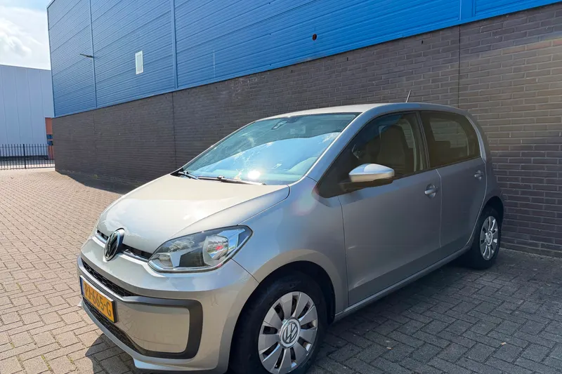 Volkswagen Up! (2017)