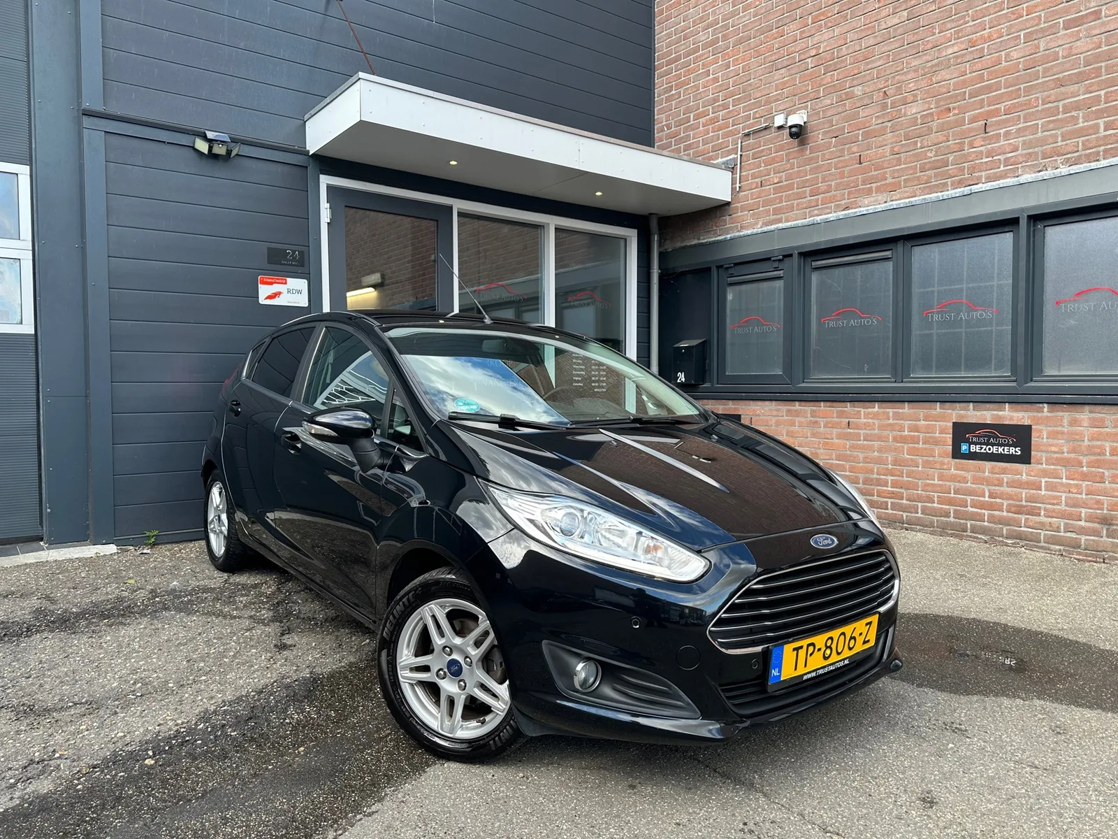 Ford Fiesta (2013) — foto 1