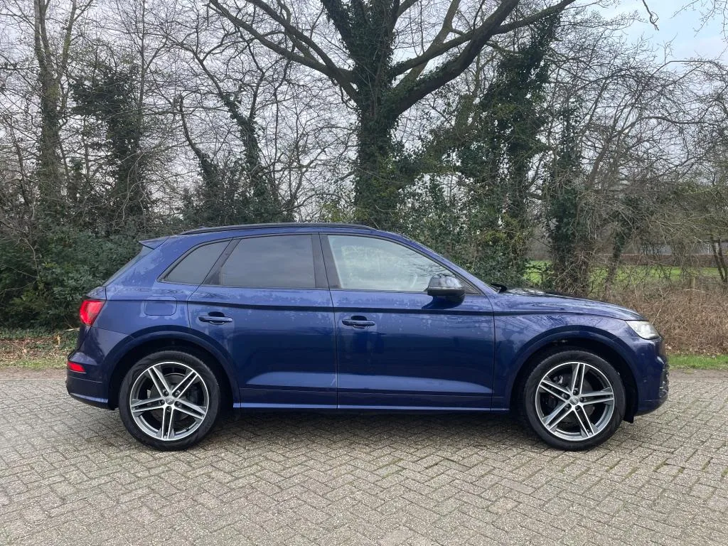 Audi SQ5 (2018) — foto 1