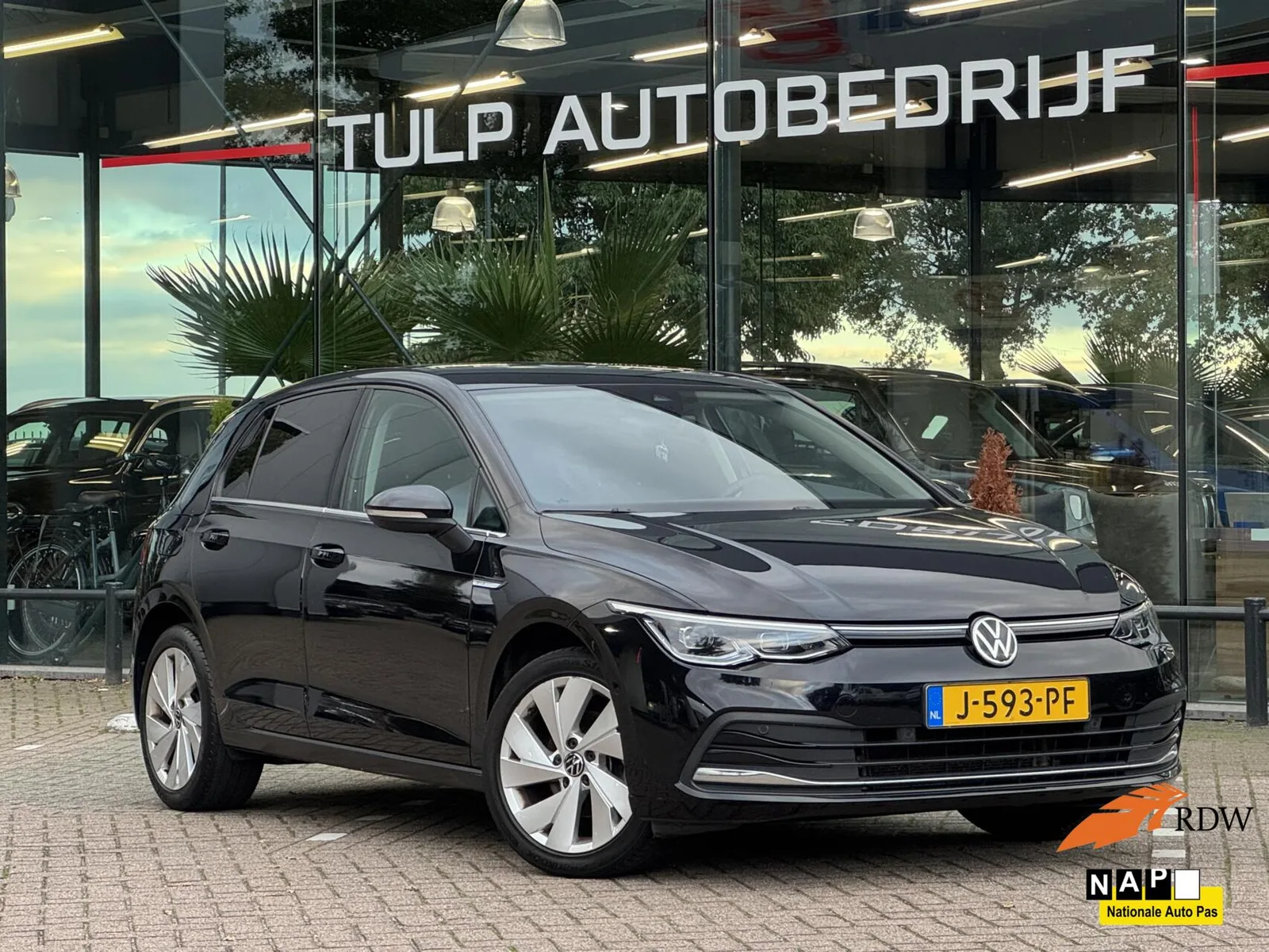 Volkswagen Golf (2020) — foto 1