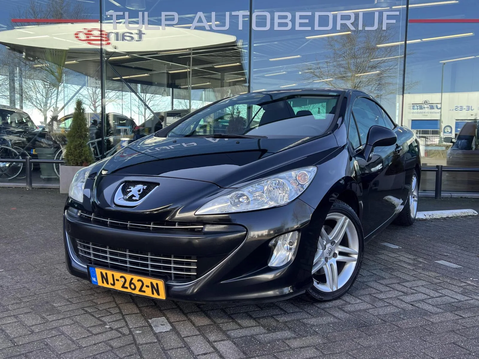Peugeot 308 (2010) — foto 1