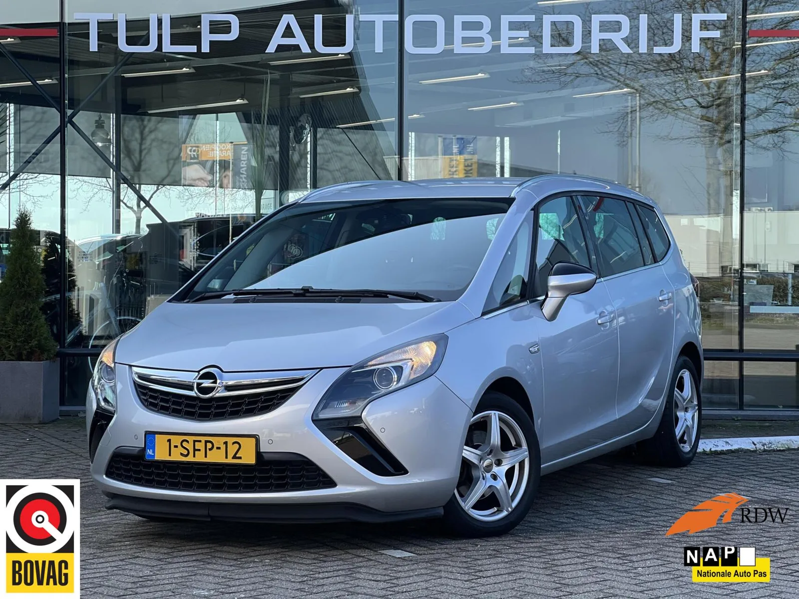 Opel Zafira Tourer (2013) — foto 1