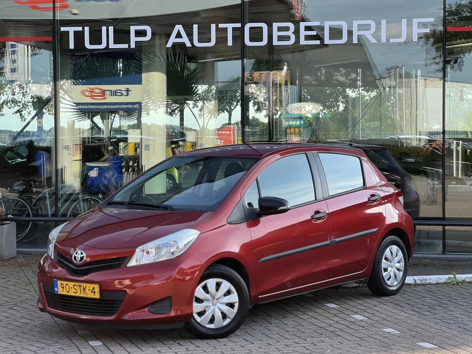 Toyota Yaris (2011) — foto 1