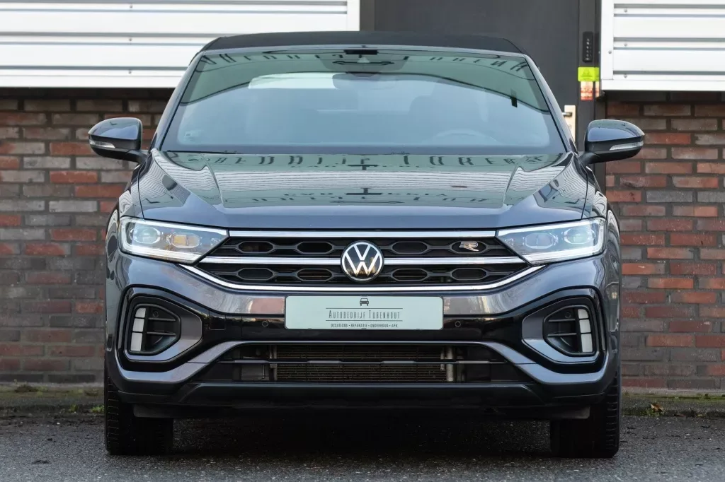 Volkswagen T-Roc (2023) — foto 1