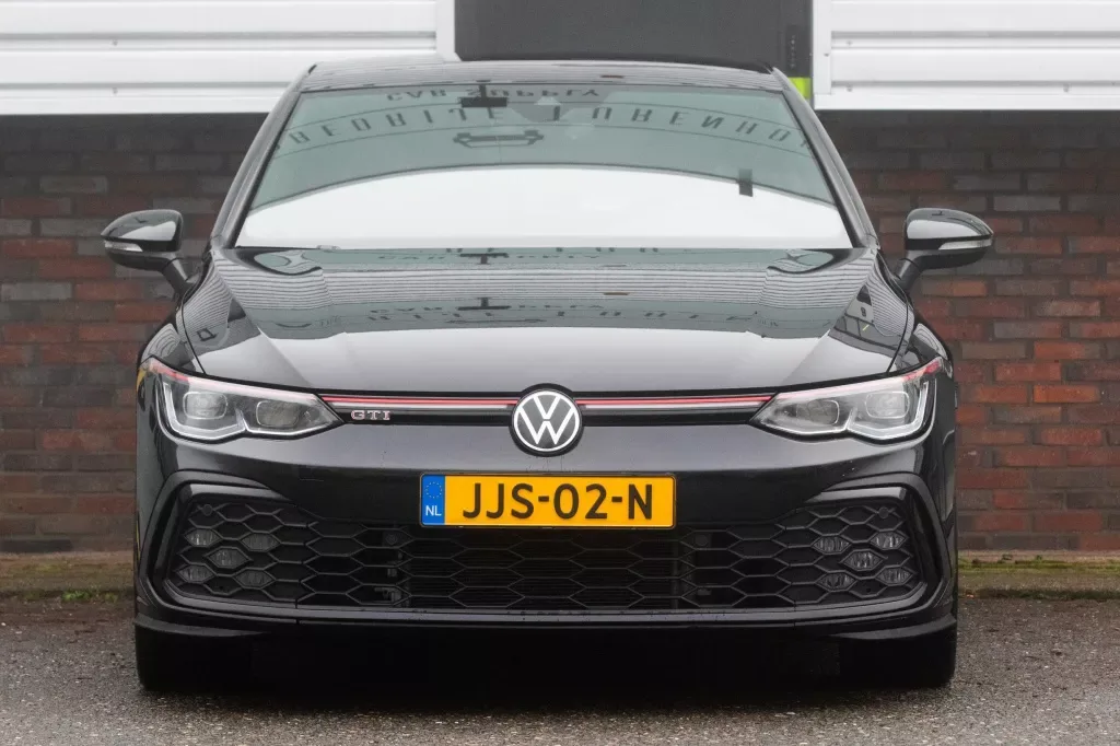 Volkswagen Golf (2022) — foto 1