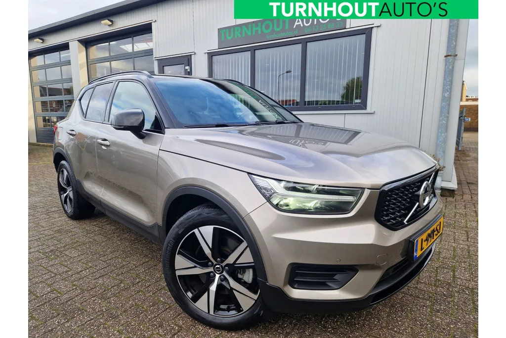 Volvo XC40 (2021) — foto 1