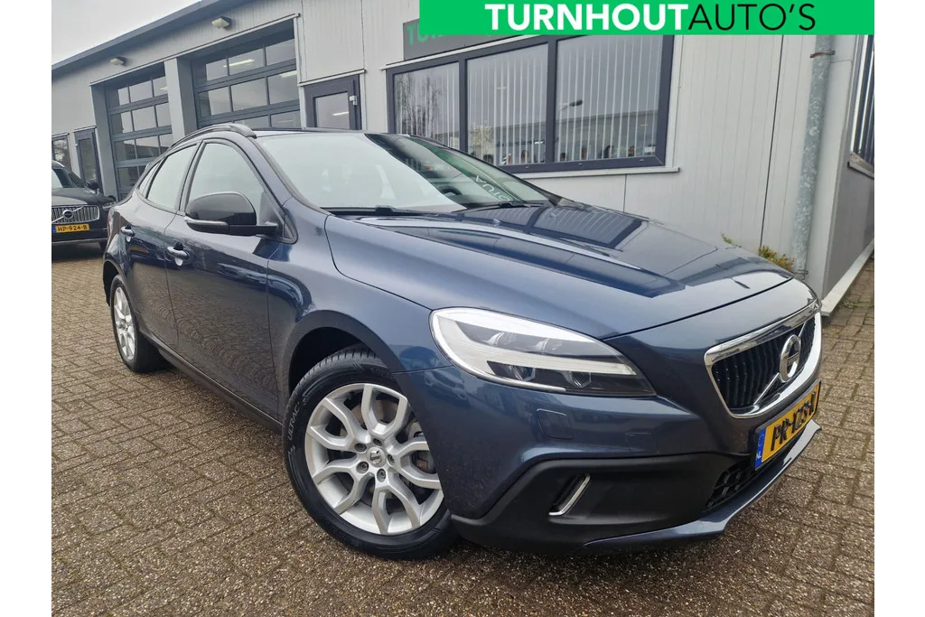 Volvo V40 Cross Country (2017) — foto 1