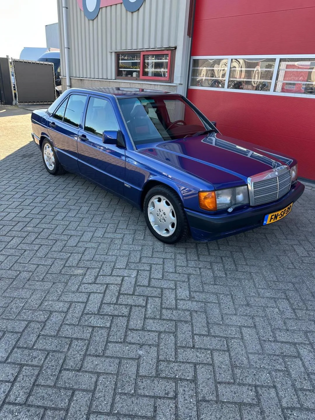 Mercedes-Benz 190-Serie (1992) — foto 1