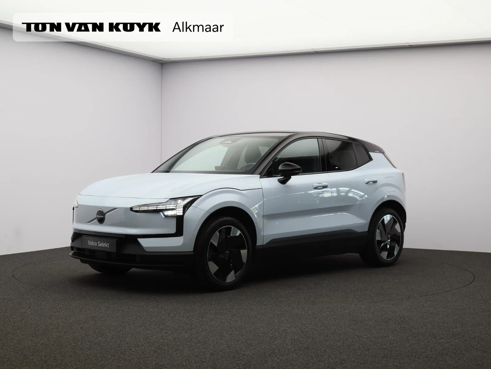 Volvo EX30 (2024) — foto 1