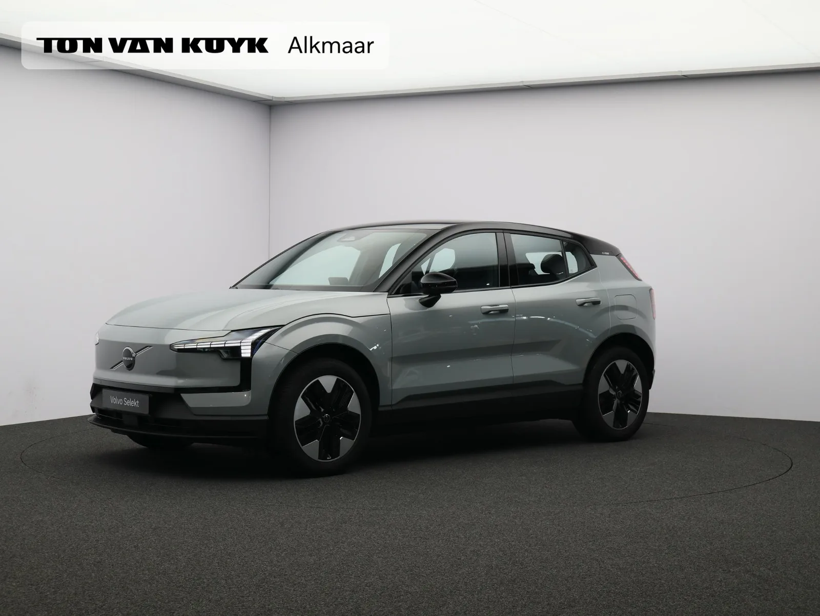 Volvo EX30 (2024) — foto 1