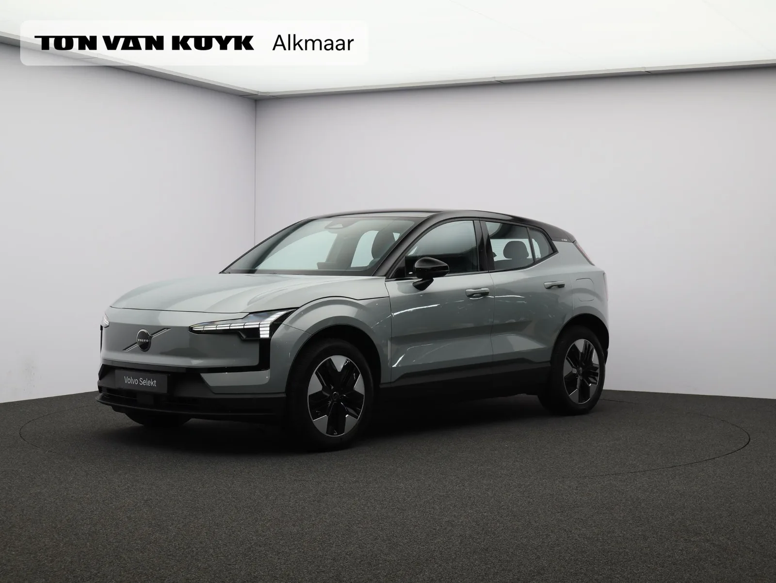 Volvo EX30 (2024) — foto 1