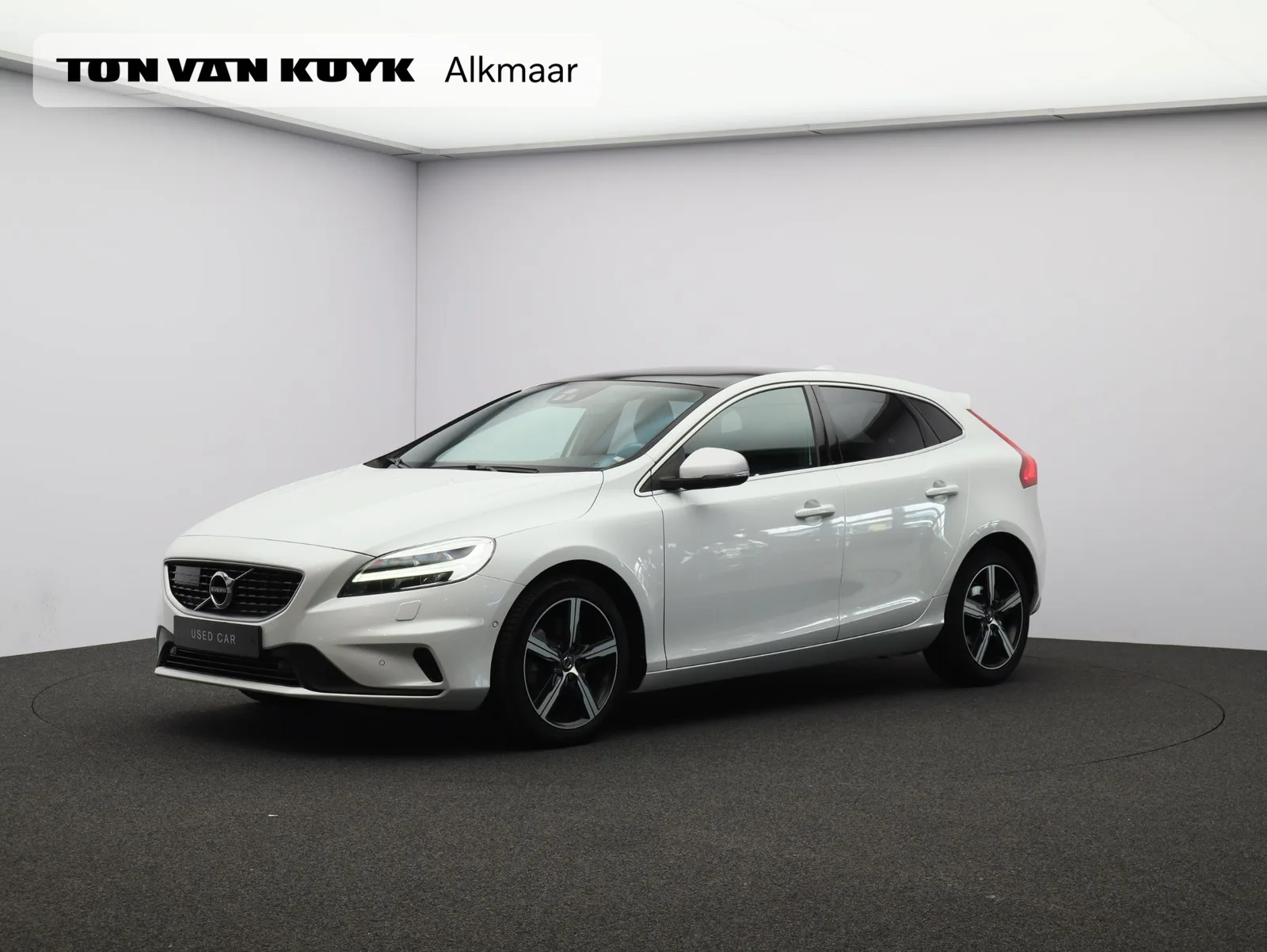 Volvo V40 (2018) — foto 1