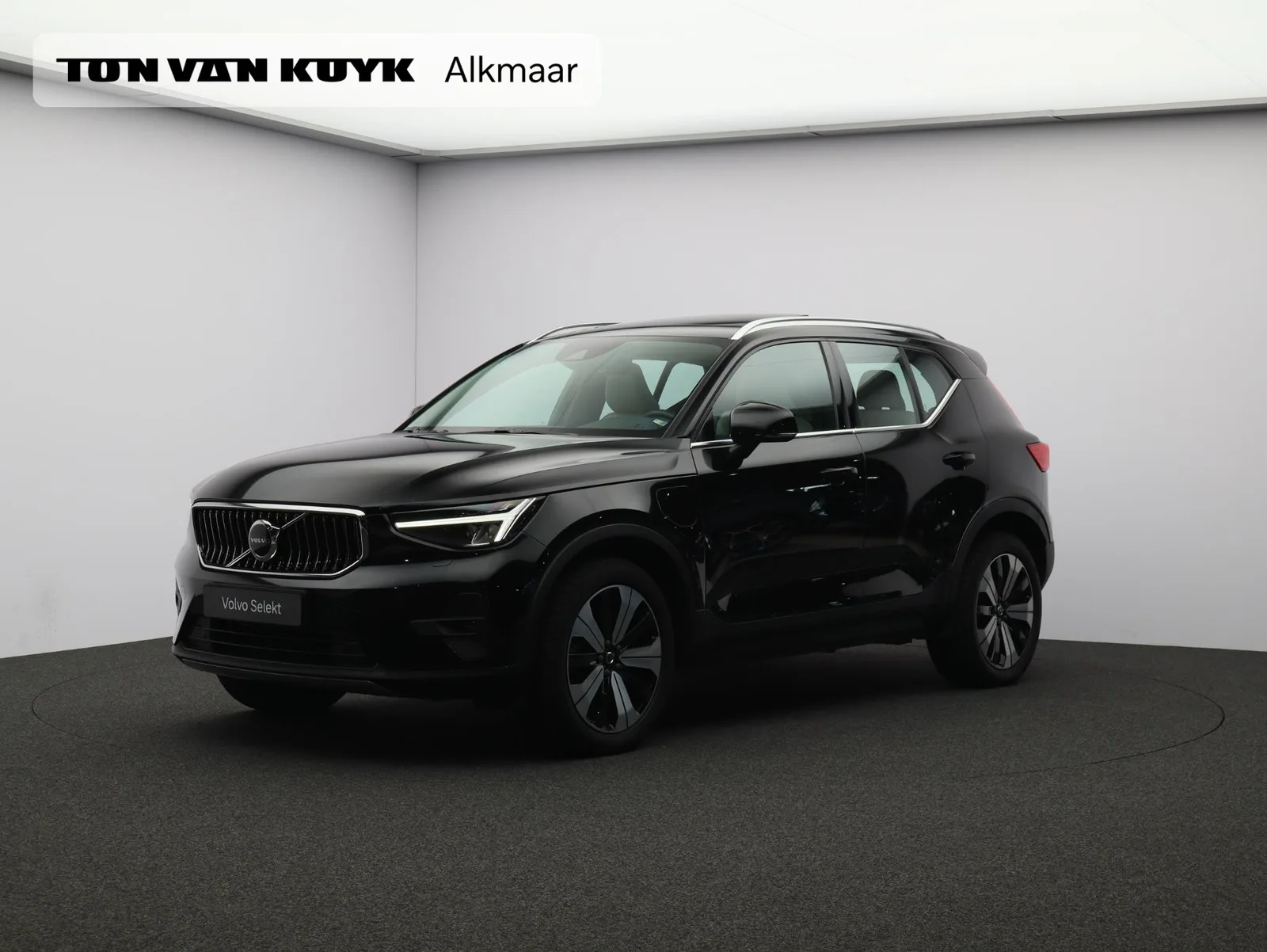 Volvo XC40 (2023) — foto 1