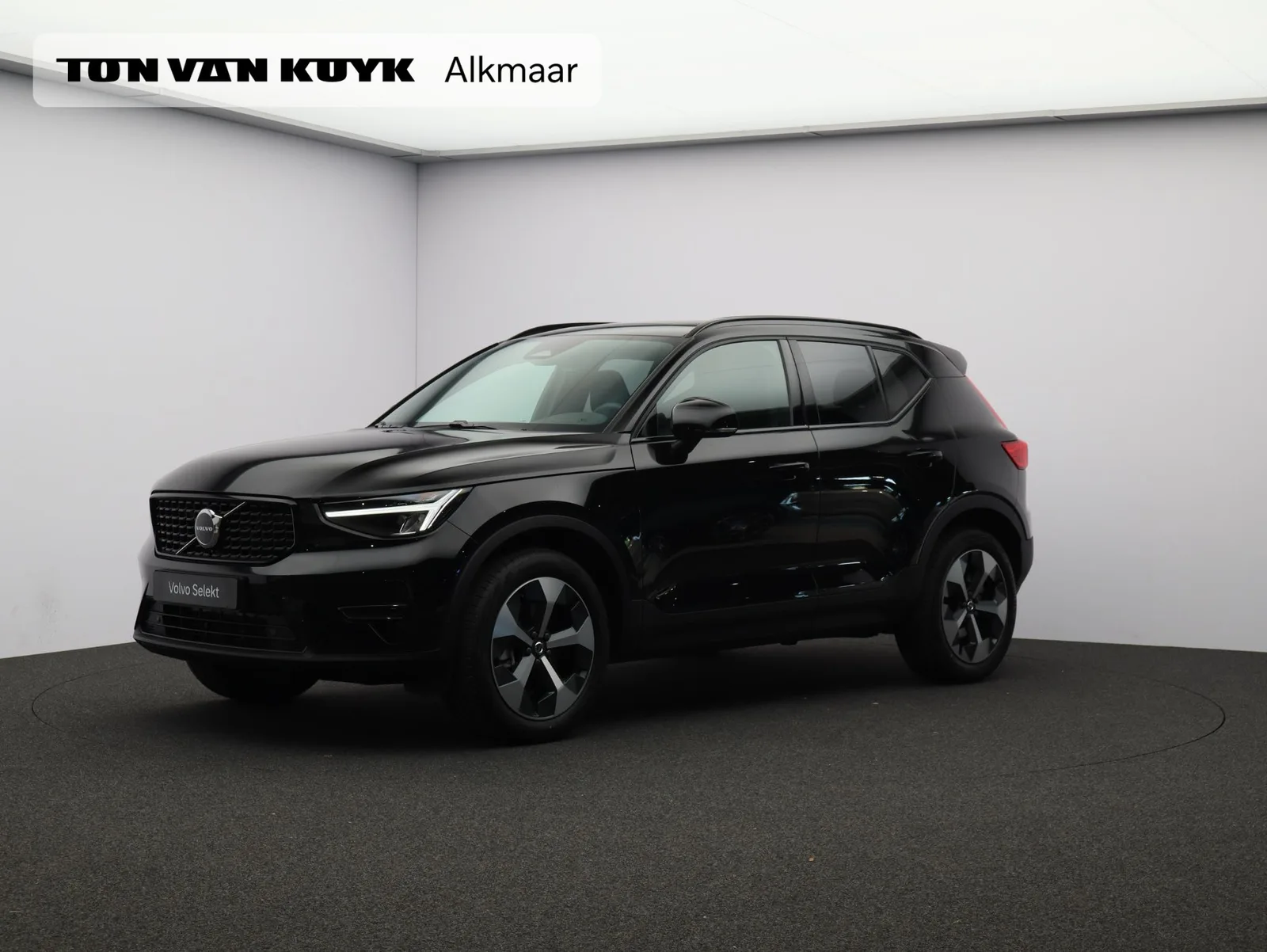 Volvo XC40 (2026) — foto 1