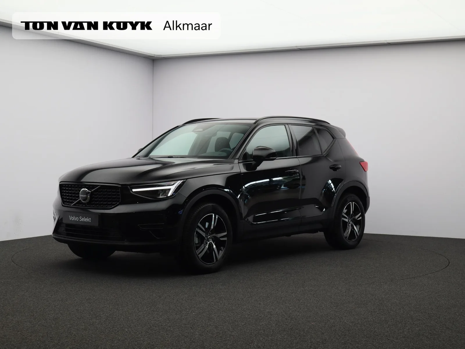 Volvo XC40 (2026) — foto 1