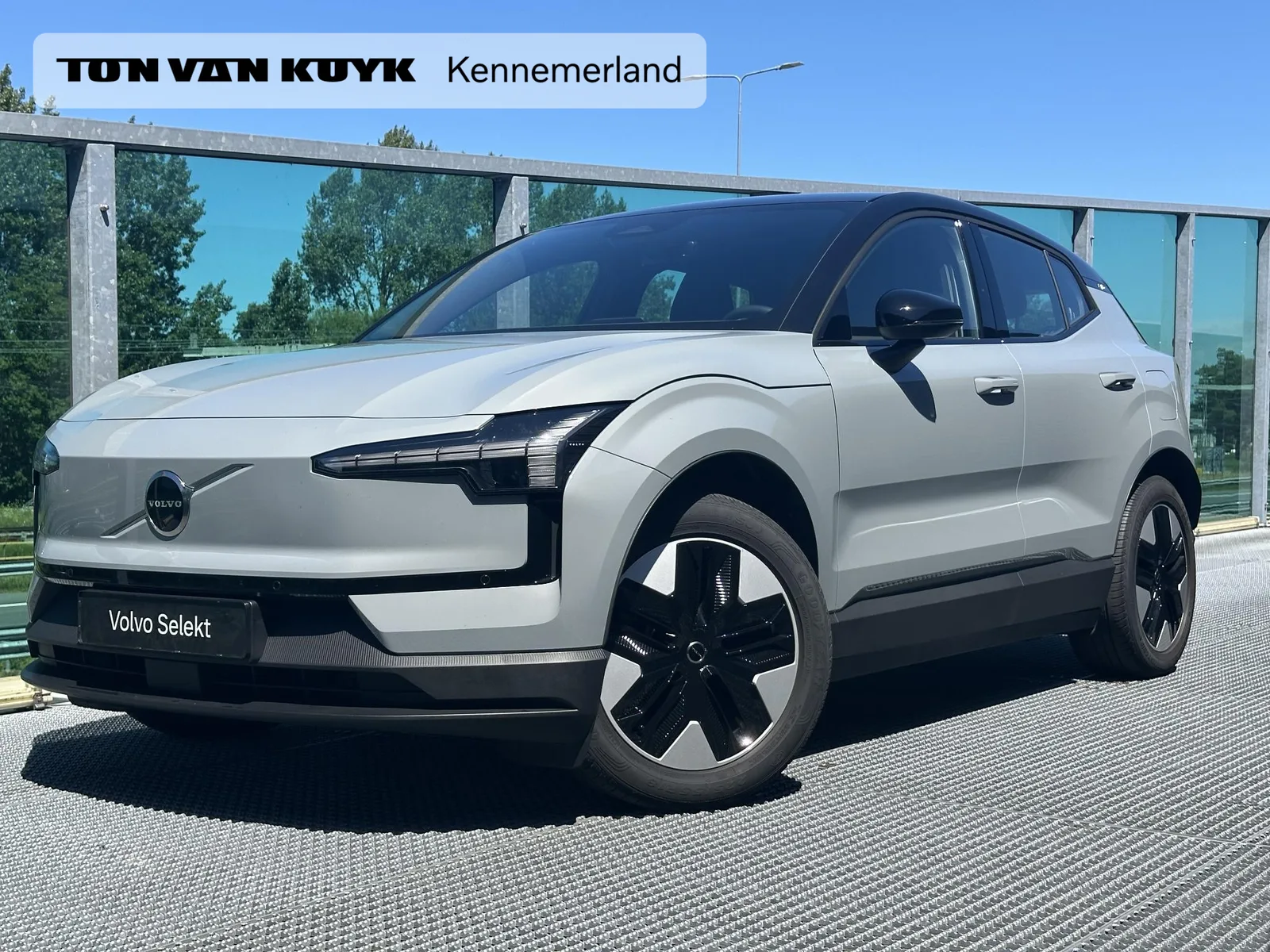 Volvo EX30 (2024) — foto 1