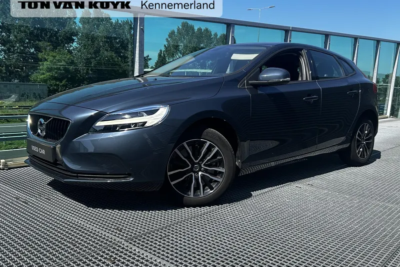 Volvo V40 (2020)