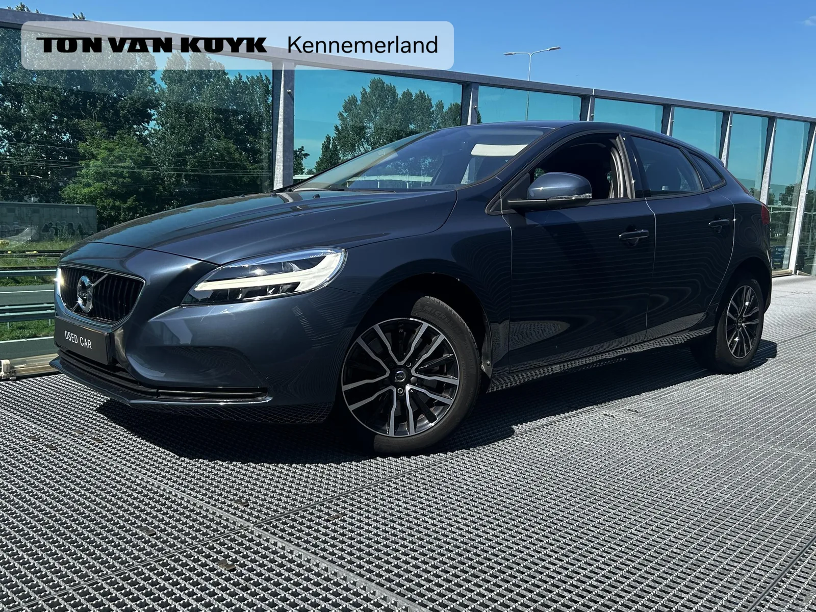 Volvo V40 (2020) — foto 1