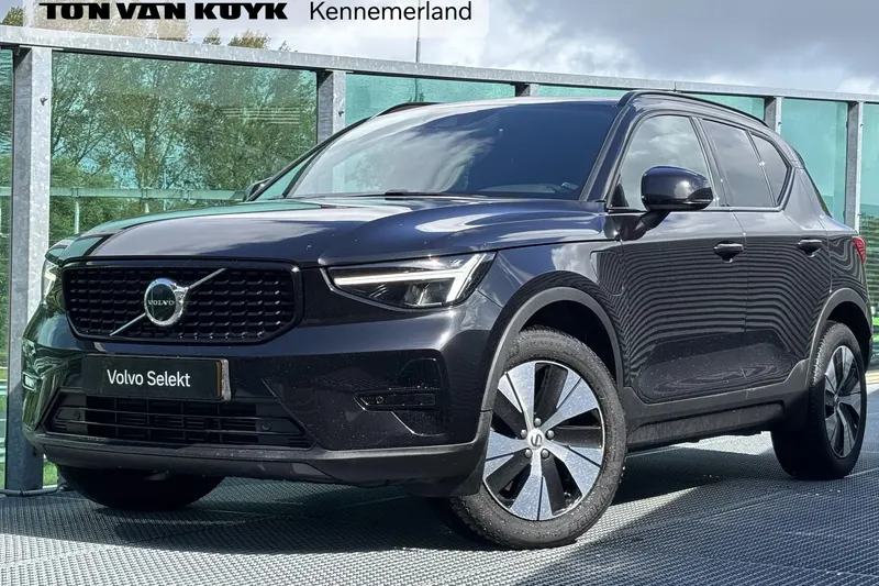 Volvo XC40 (2023)