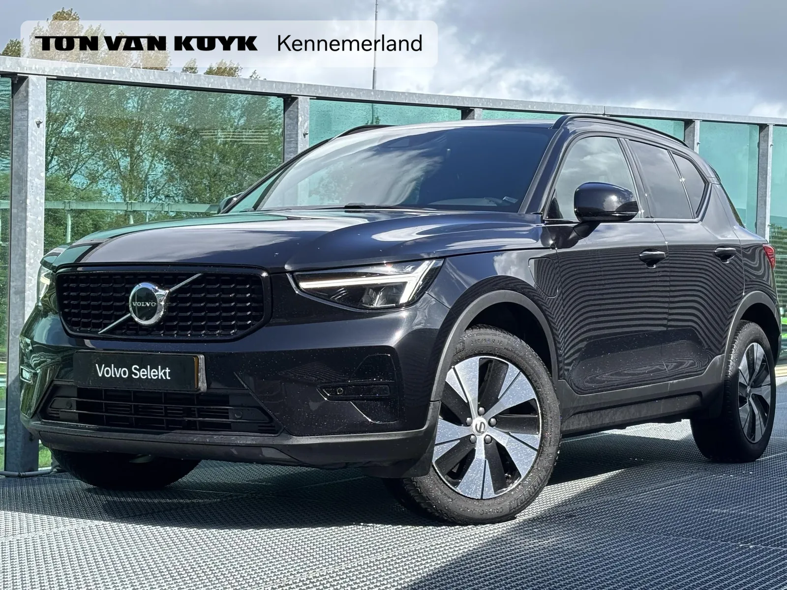 Volvo XC40 (2023) — foto 1