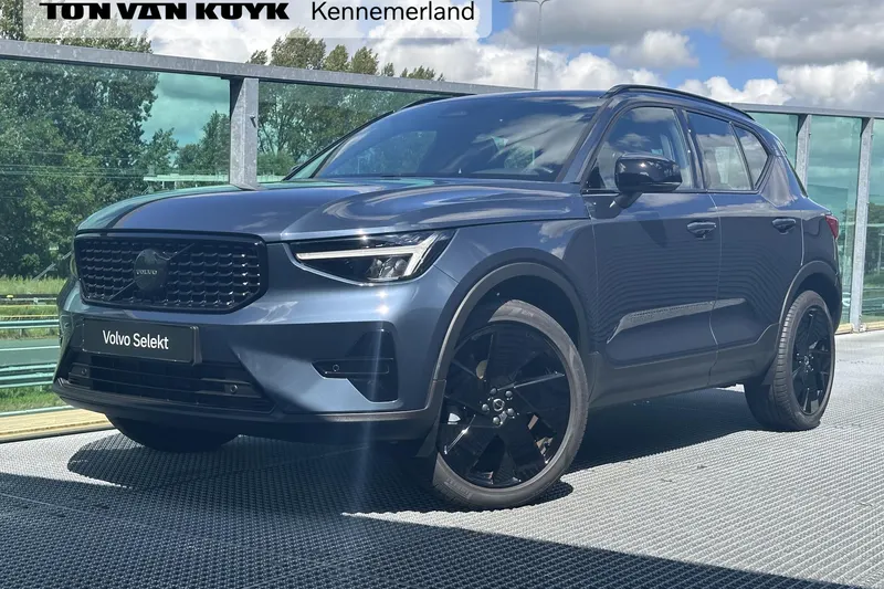 Volvo XC40 (2025)