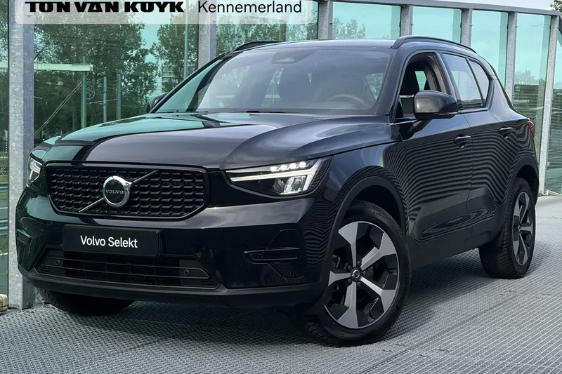 Volvo XC40 (2025)